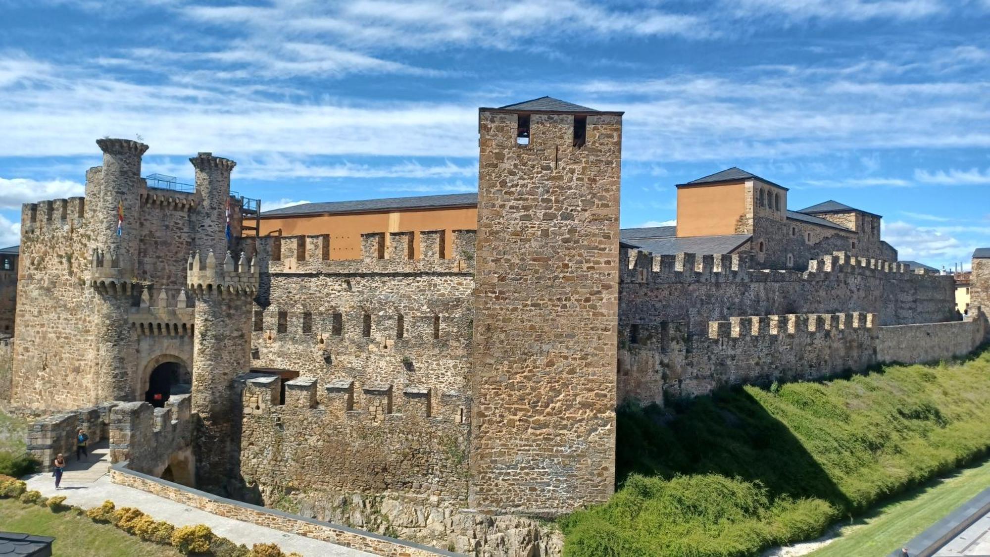 Apartamento Castillo Ponferrada. Exterior photo